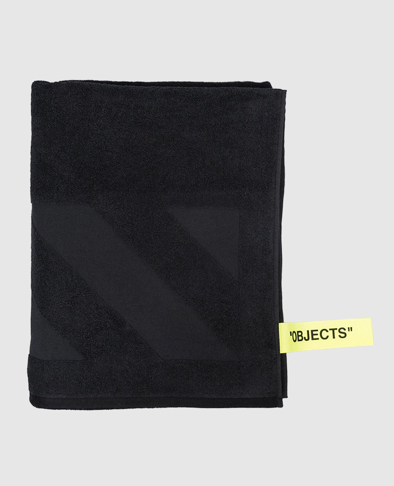 Черное махровое полотенце с принтом