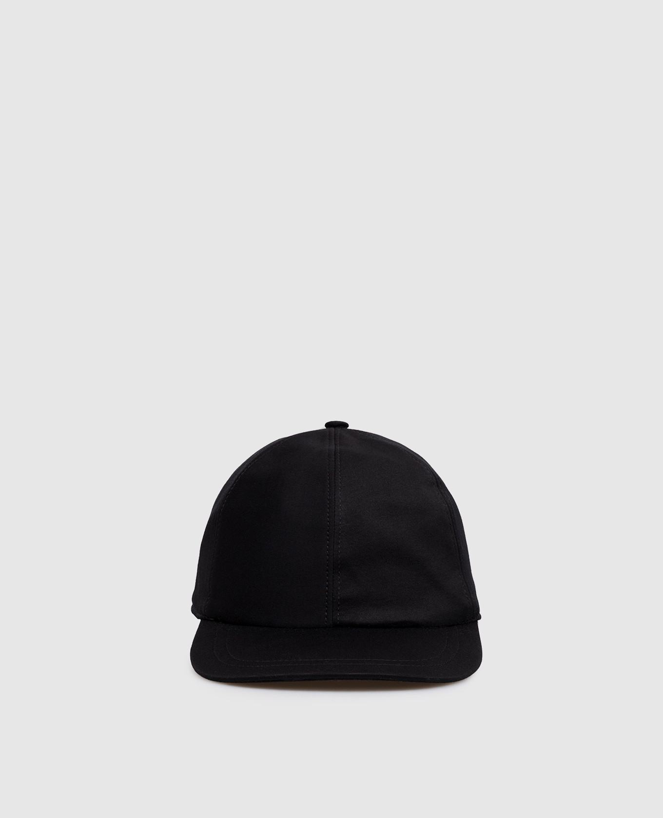 Черная кепка