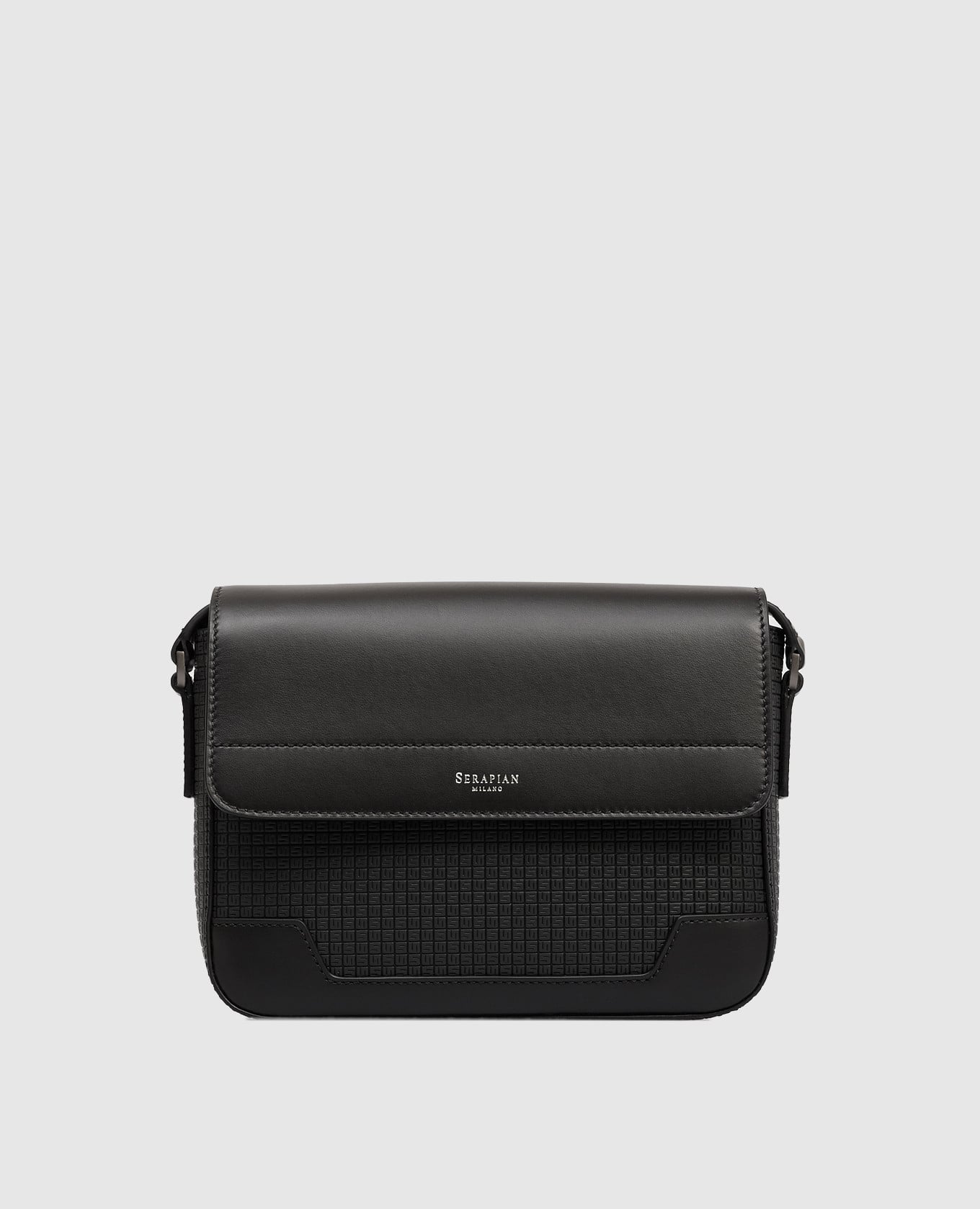 Черная кожаная сумка-мессенджер с логотипом