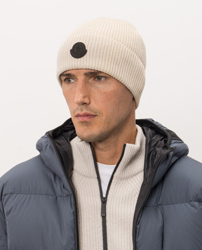 Moncler Сіра шапка з вовни L20913B00071M1131
