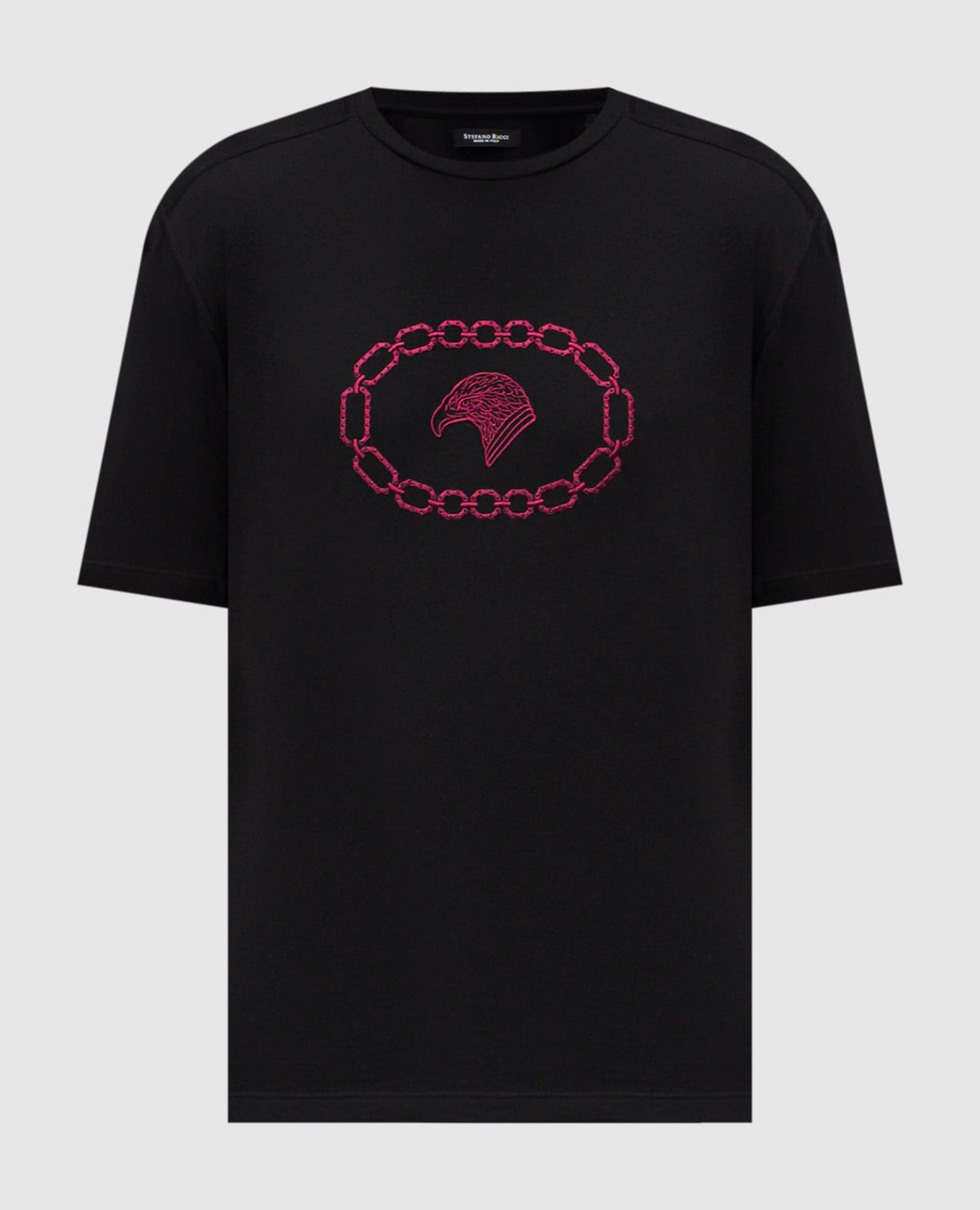 Черная футболка с вышивкой эмблемы