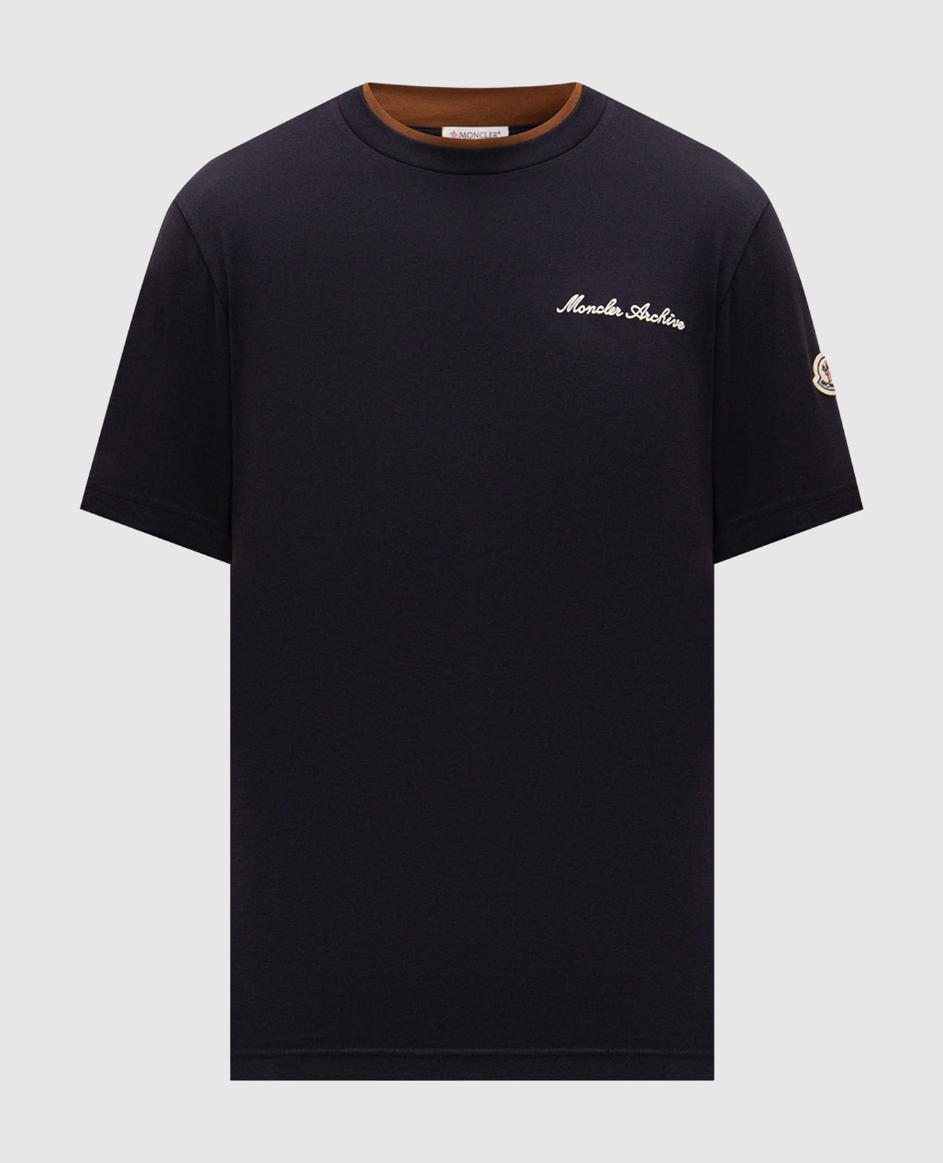 Голубая футболка с вышивкой логотипа