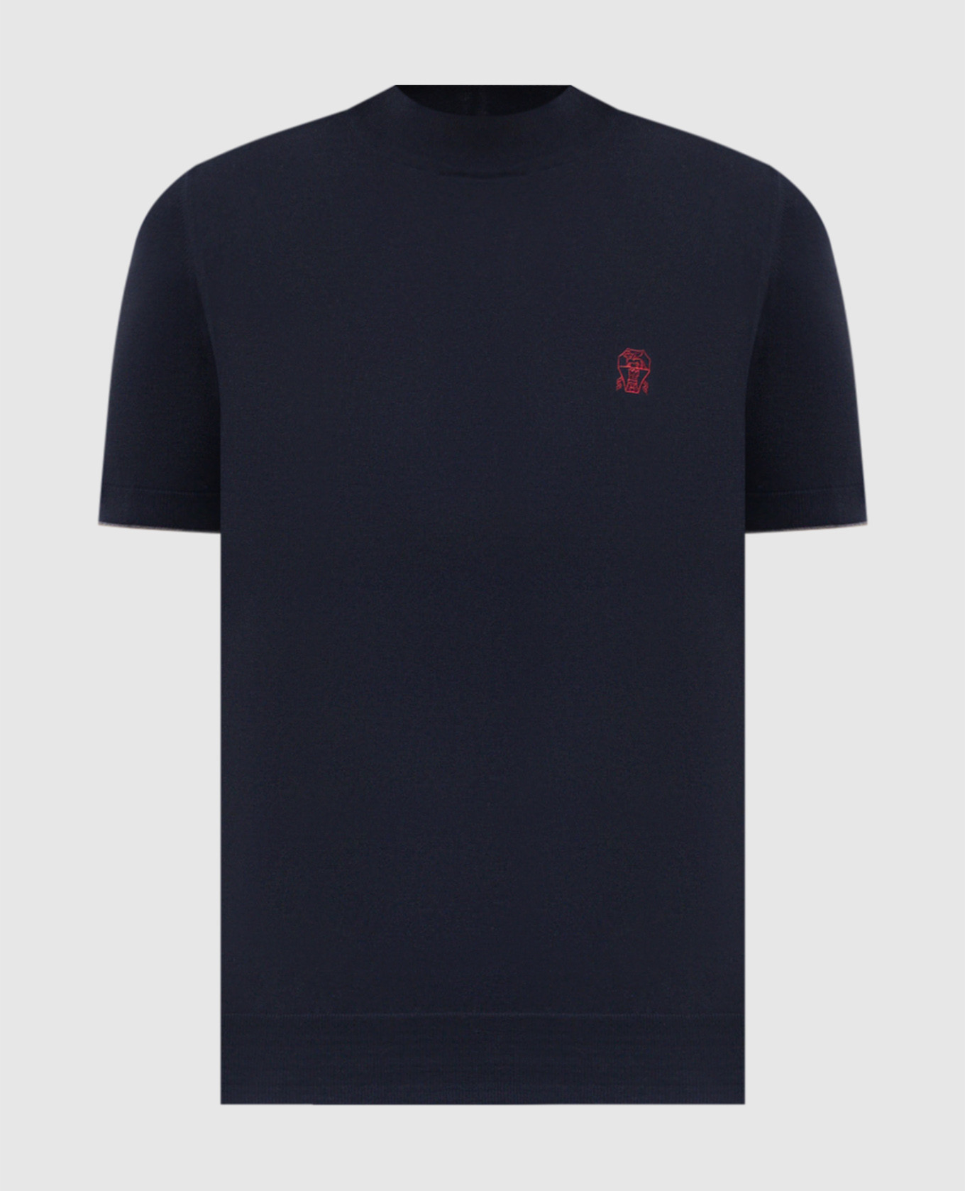 Синяя футболка с вышивкой эмблемы