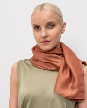 Saint Laurent Теракотова хустка із шовку з візерунком Cassandre 8599153Y039