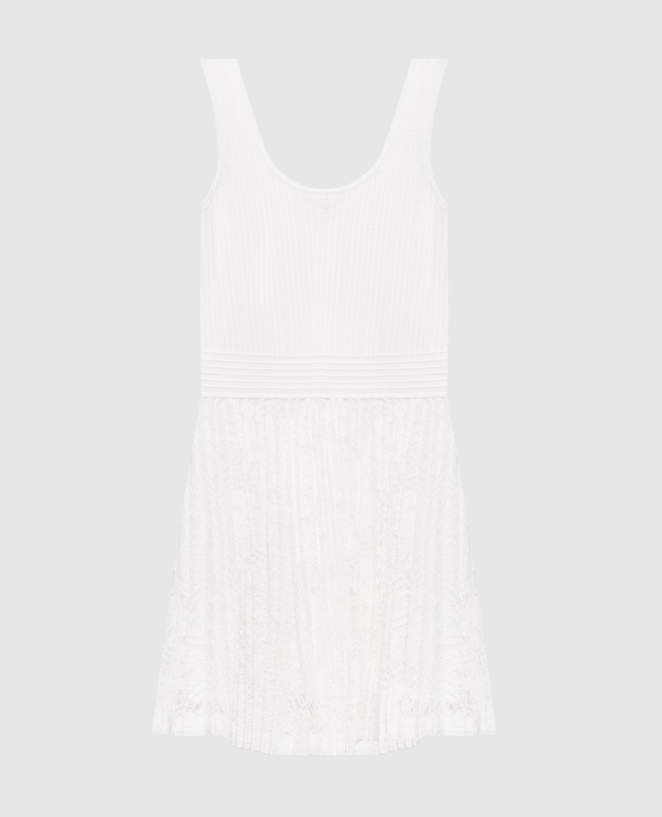 Белое платье с кружевом