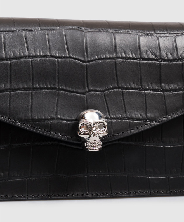 Alexander McQueen Черная кожаная сумка Skull с тиснением под кожу крокодила 8746981HBT2 изображение 4