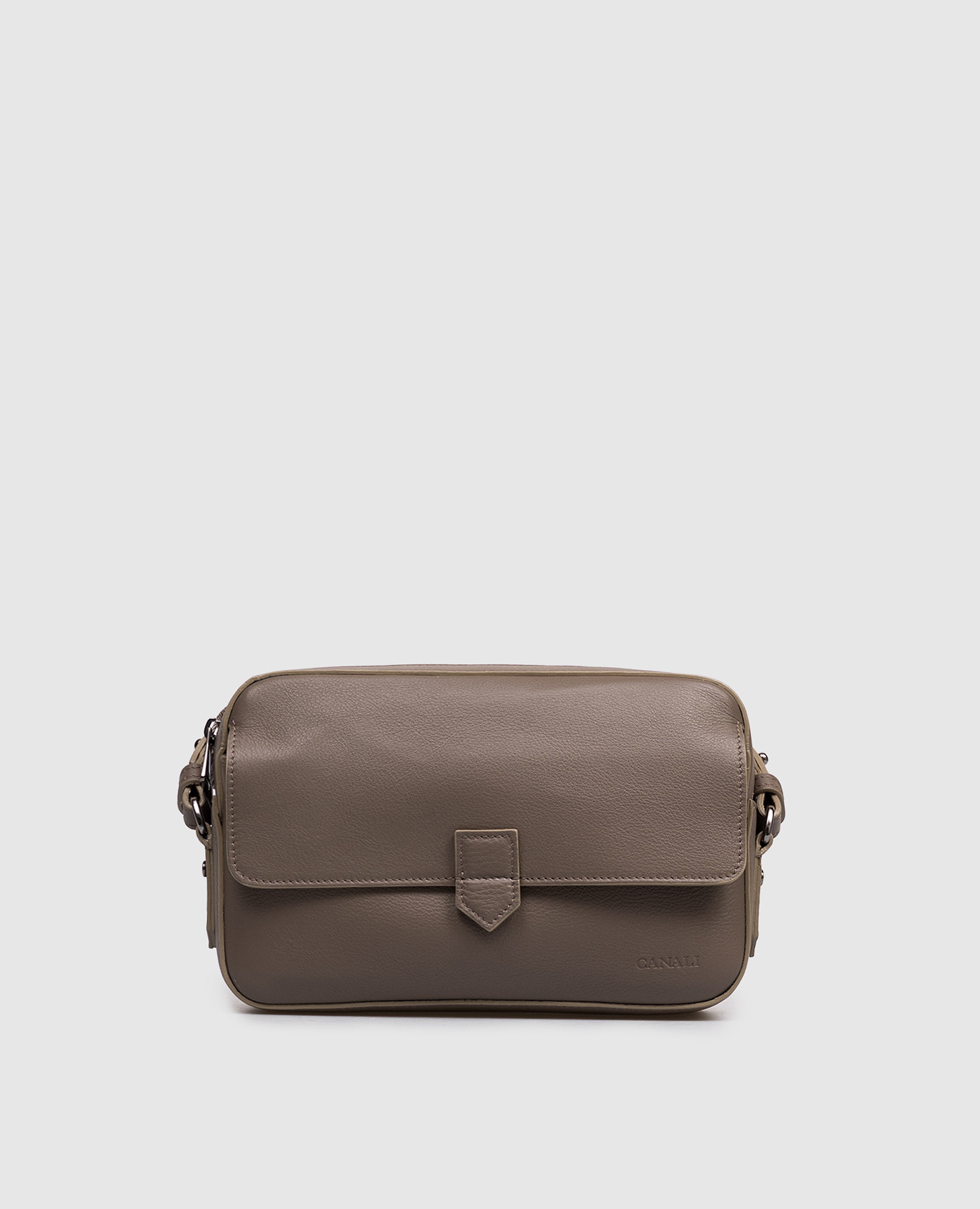 Коричневая кожаная сумка с тиснением логотипа