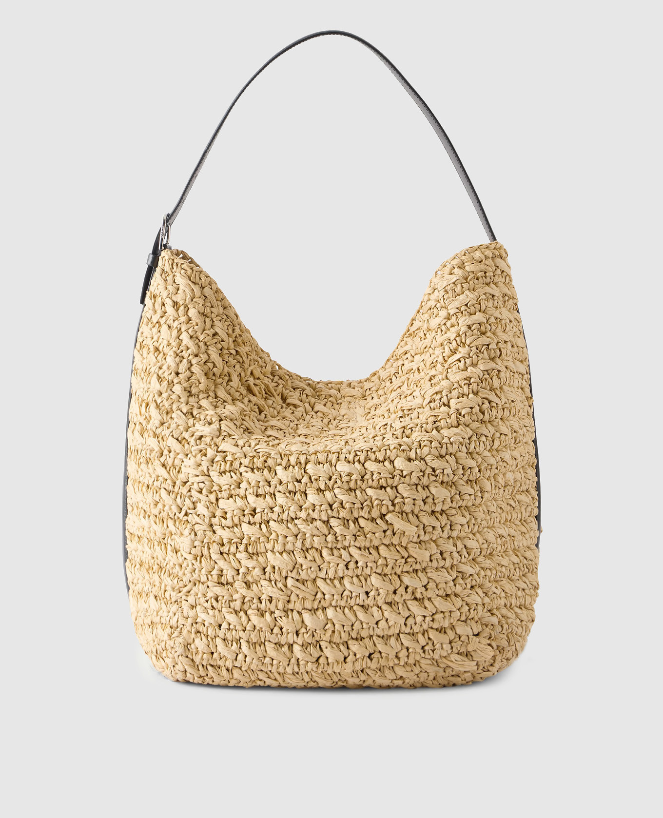 Бежевая сумка из рафии