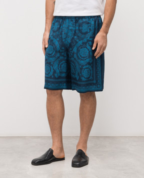 Versace Синие шорты из шелка в принт 10024761A13557