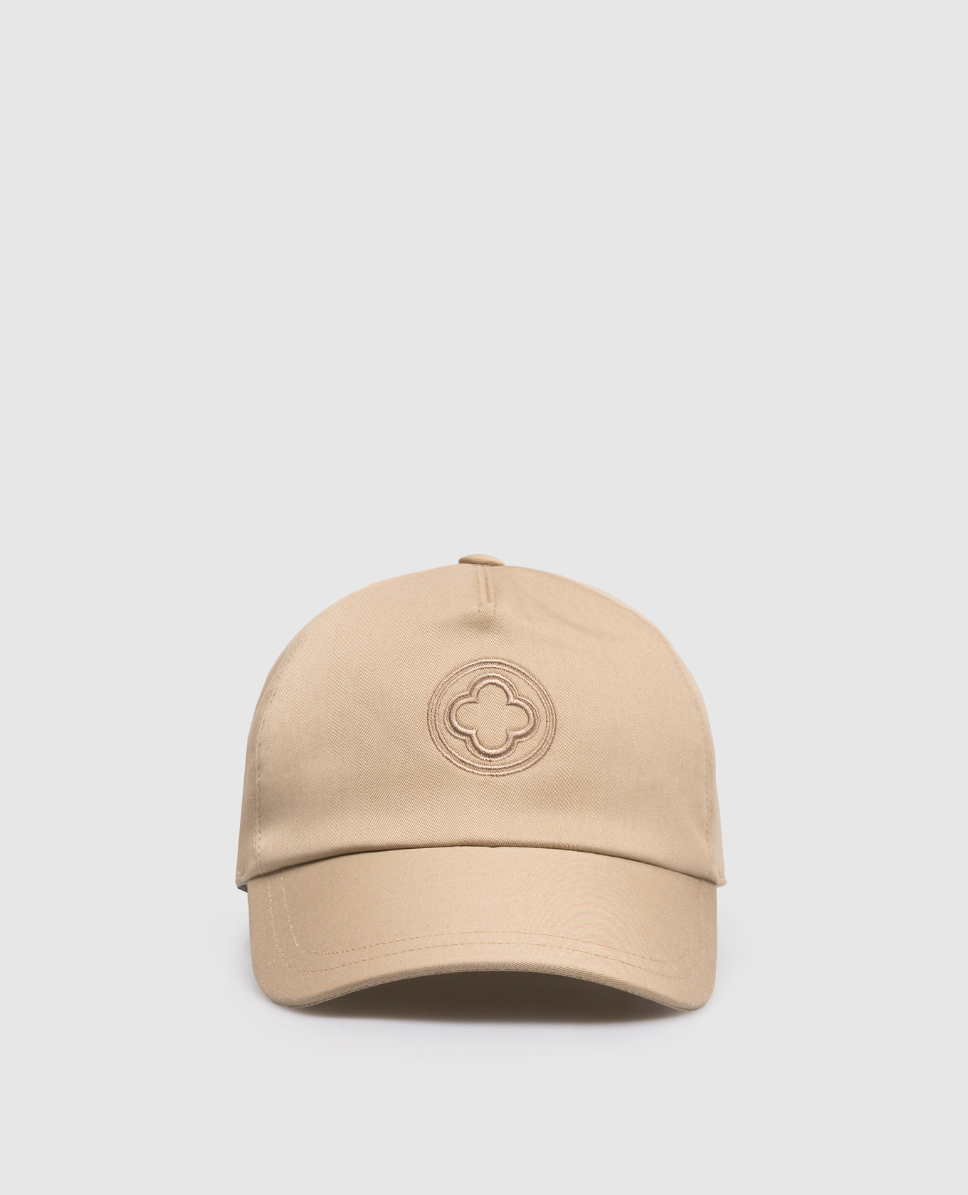 Бежевая кепка с вышивкой эмблемы