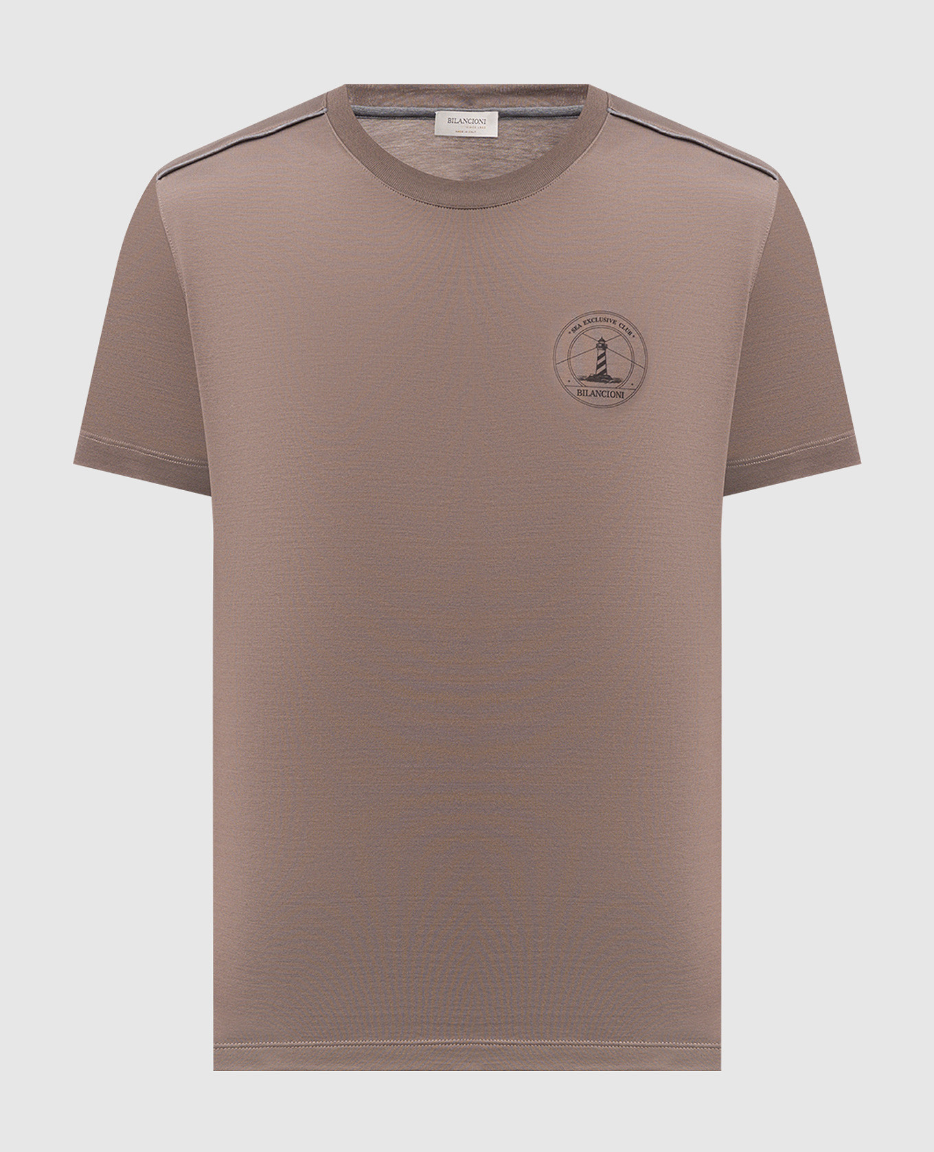 Коричневая футболка с принтом