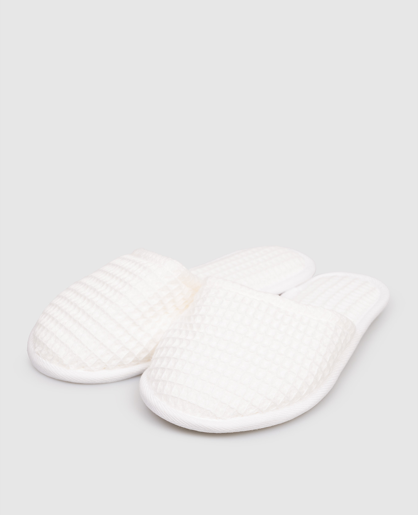 Белые тапочки Mia