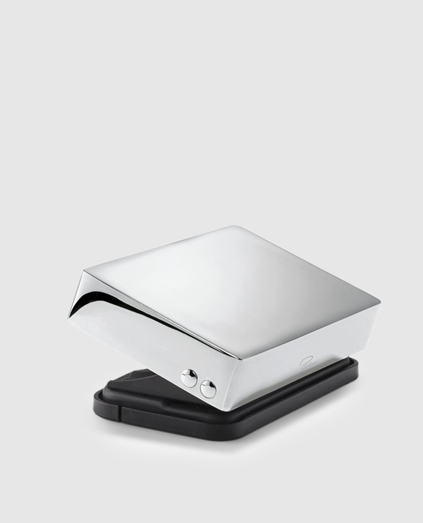 

Серебристый дырокол CAP, Канцелярия