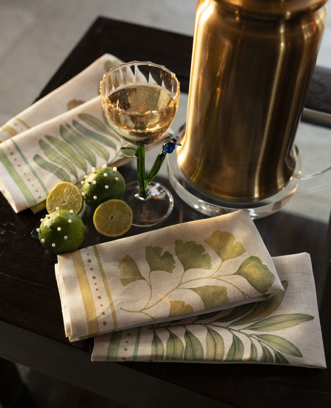 

Набор серых сервировочных салфеток TAMARINDO из льна, Серый, Салфетки