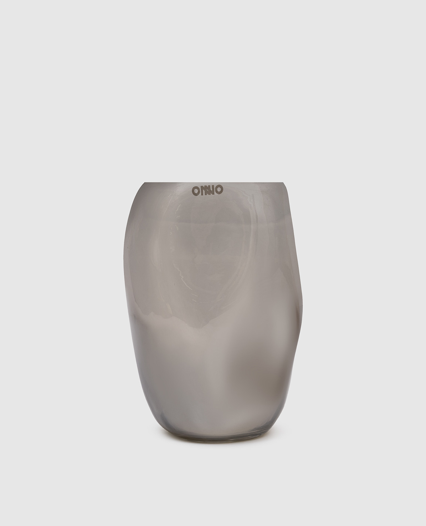 

Свеча Cape Smoked Grey  с ароматом Muse в стеклянном подсвечнике, Серебристый, Свечи