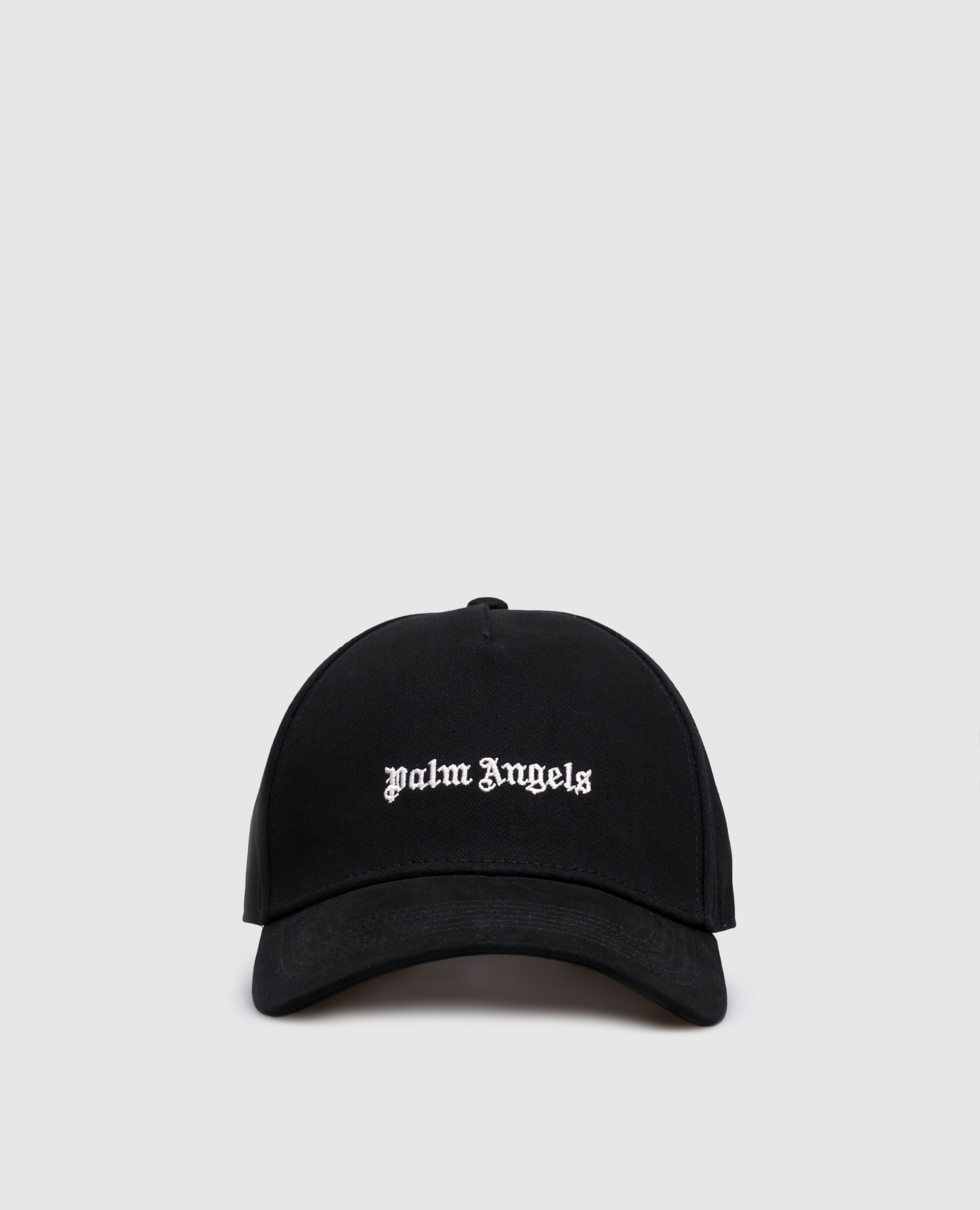 Черная кепка с вышивкой логотипа