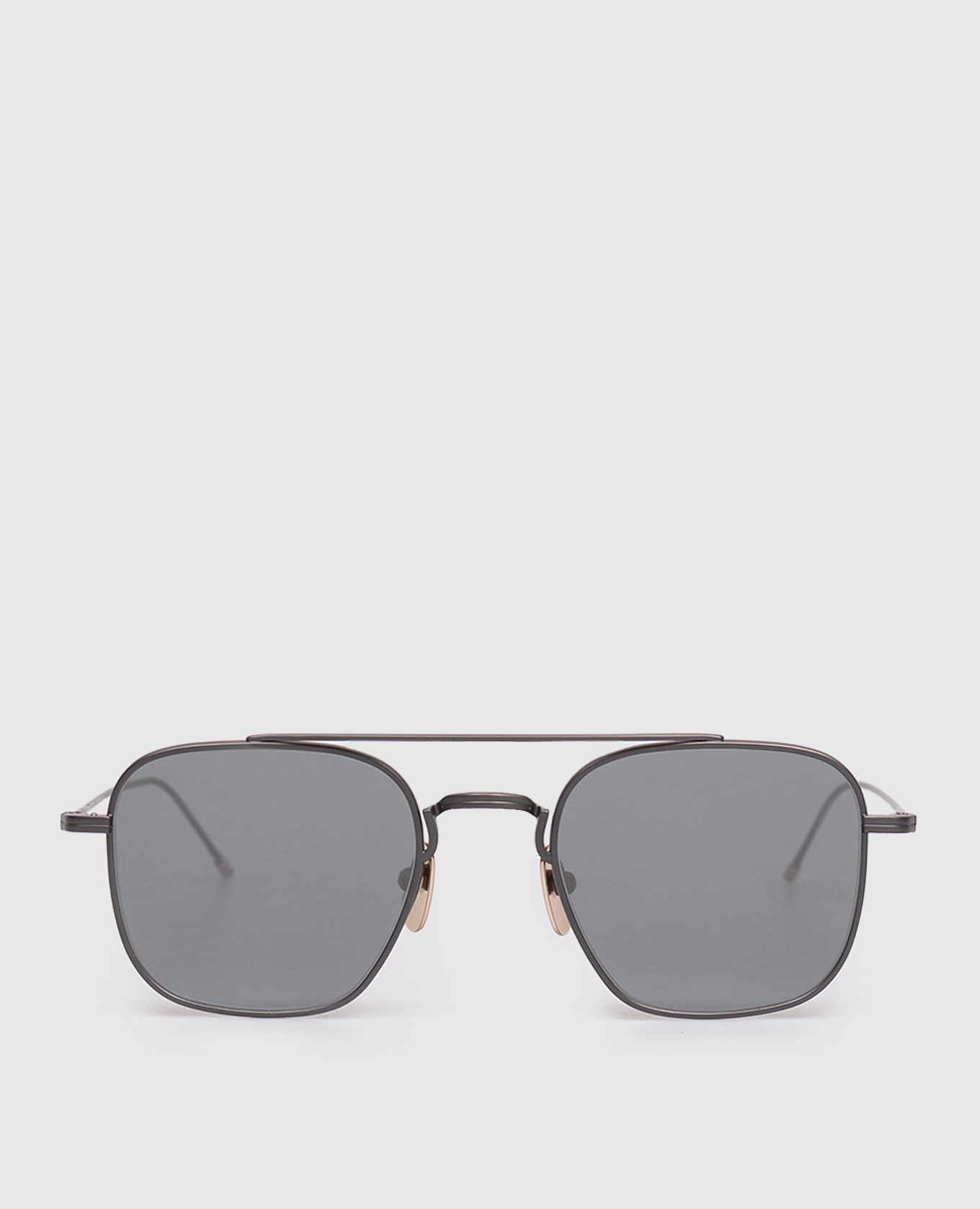 Серые солнцезащитные очки