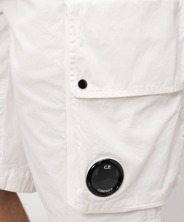 C.P. Company Білі шорти-карго з патчем логотипа MBE245A110340O зображення 5