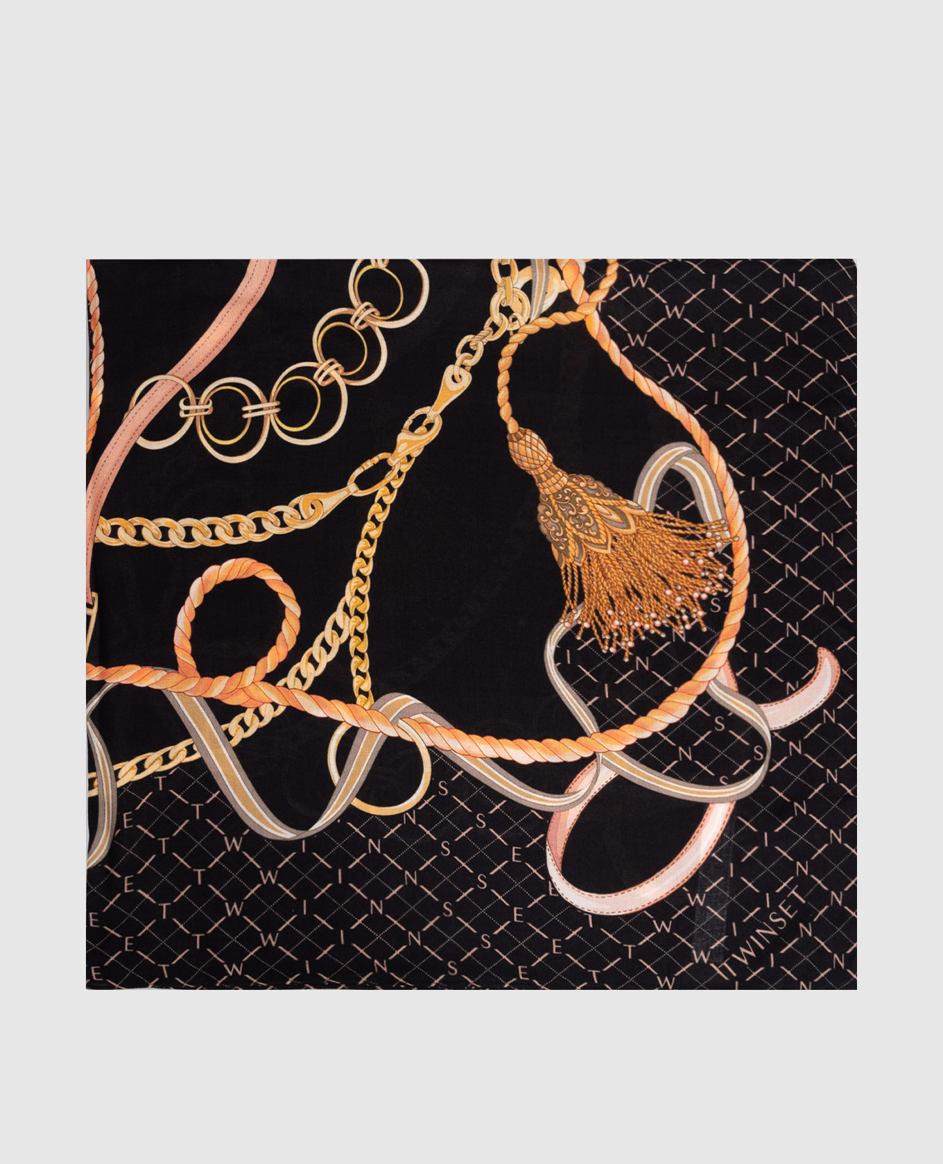 Черный платок в принт