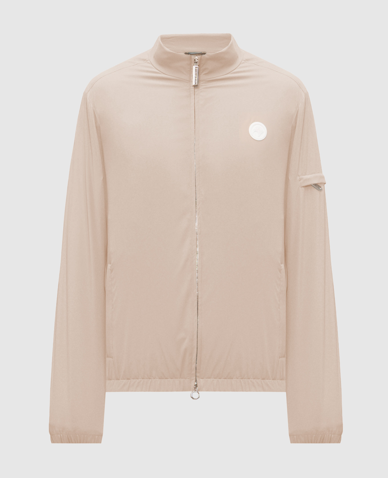 Бежевая куртка с нашивкой эмблемы