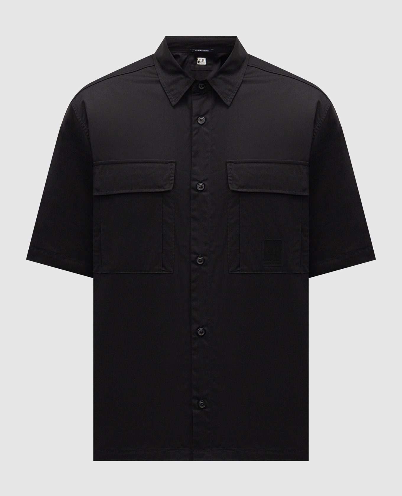 Черная рубашка с логотипом