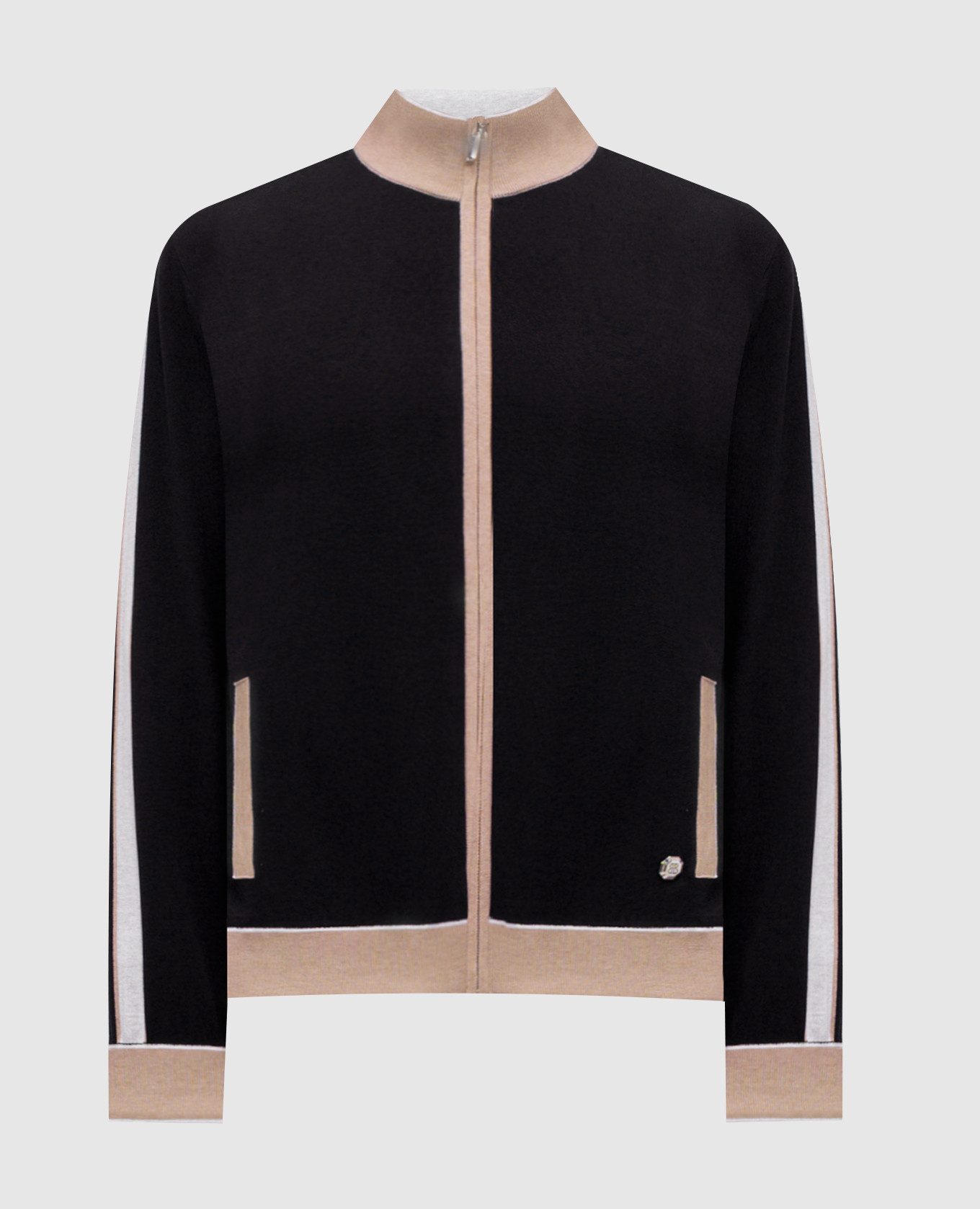 Черная спортивная куртка