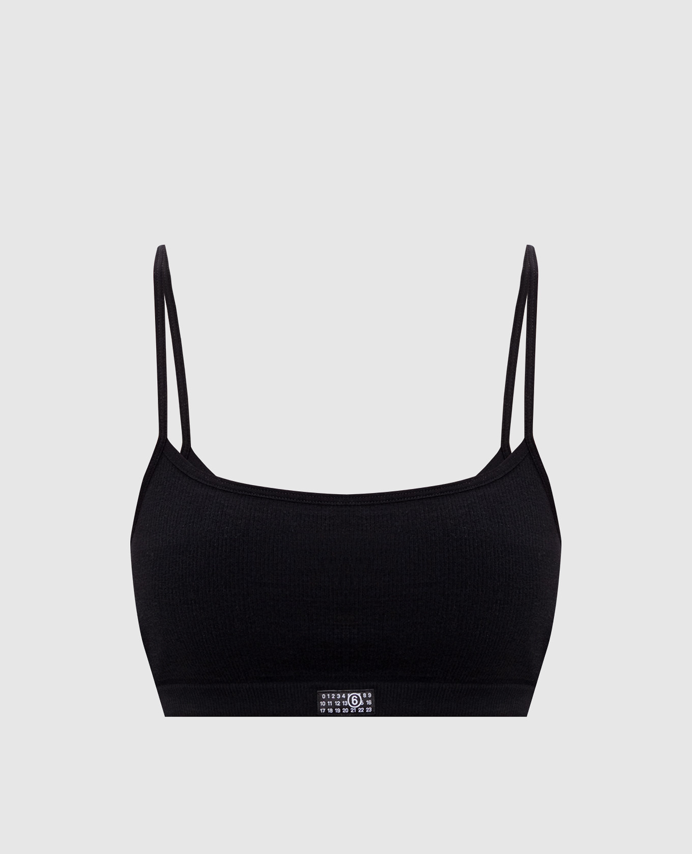 Черный топ с нашивкой эмблемы