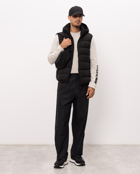 Moncler Черный пуховый жилет Arinella L20911A00092599KJ