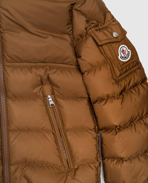 Moncler ENFANT Дитячий коричневий пуховик з нашивкою логотипа L29541A0005353A5E