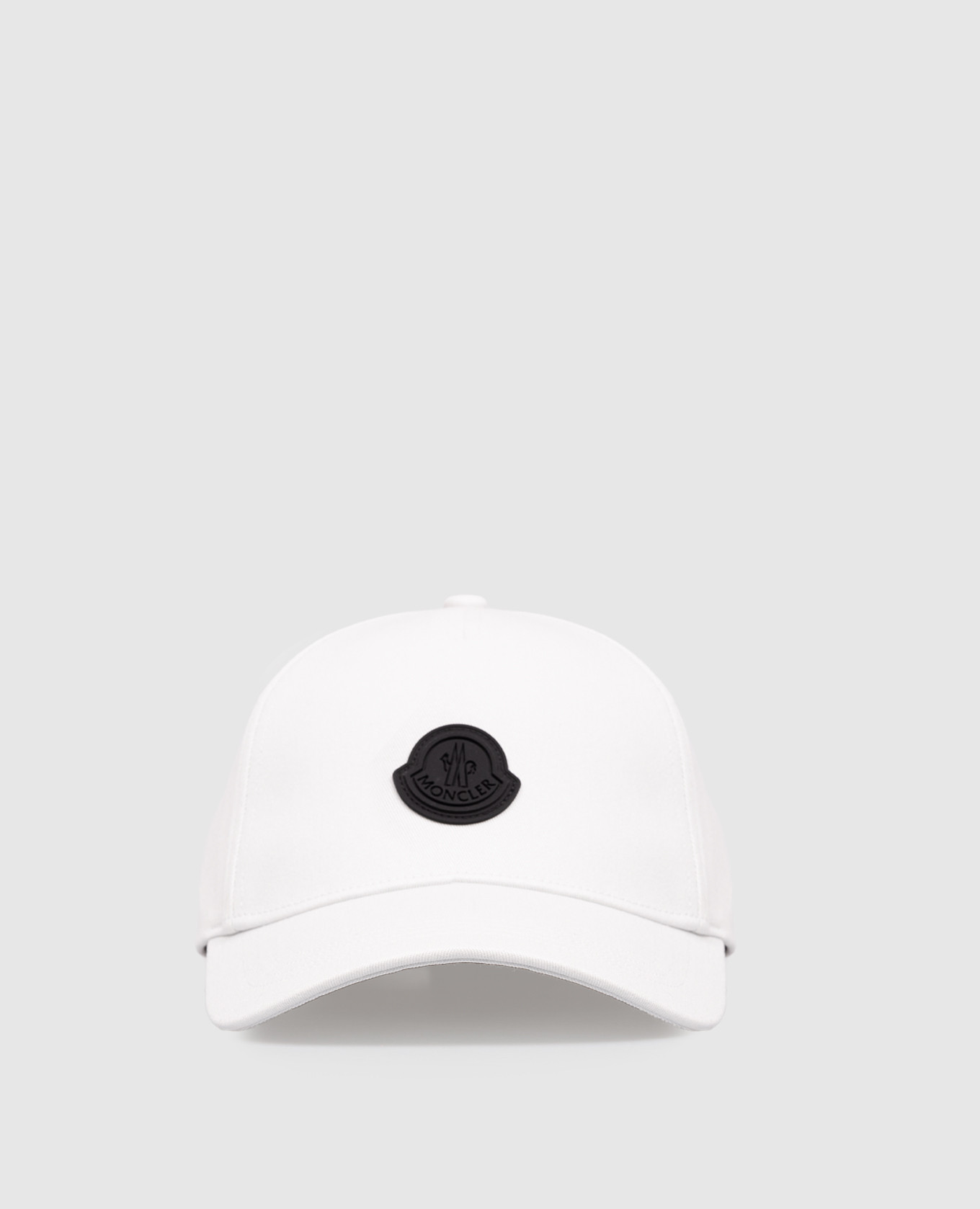 Белая кепка с логотипом