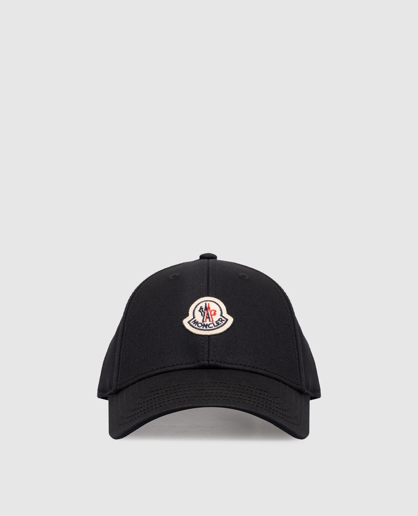 Черная кепка с логотипом