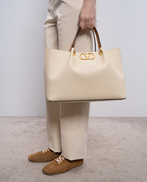 Valentino Бежева шкіряна сумка-тоут з логотипом 8W2B0T01LSX