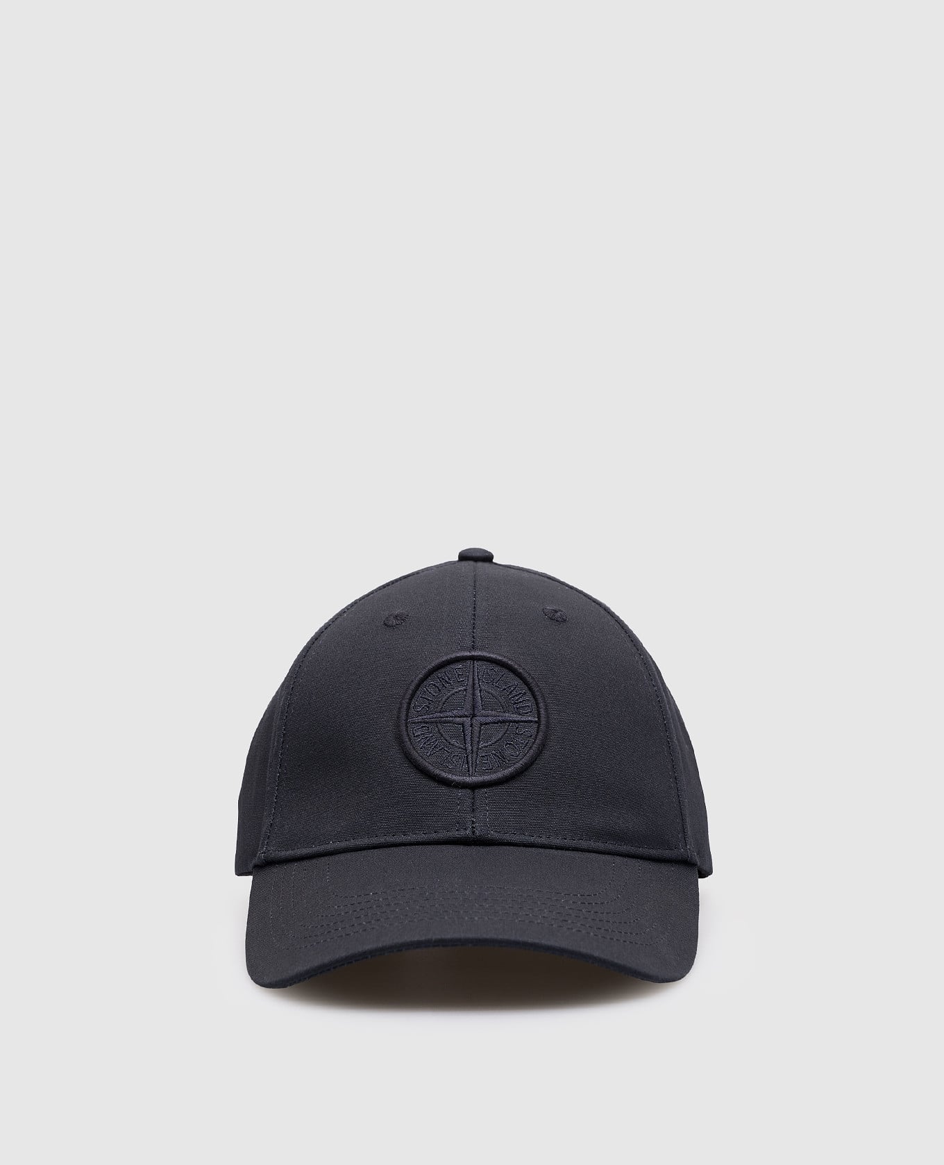 Голубая кепка с вышивкой логотипа