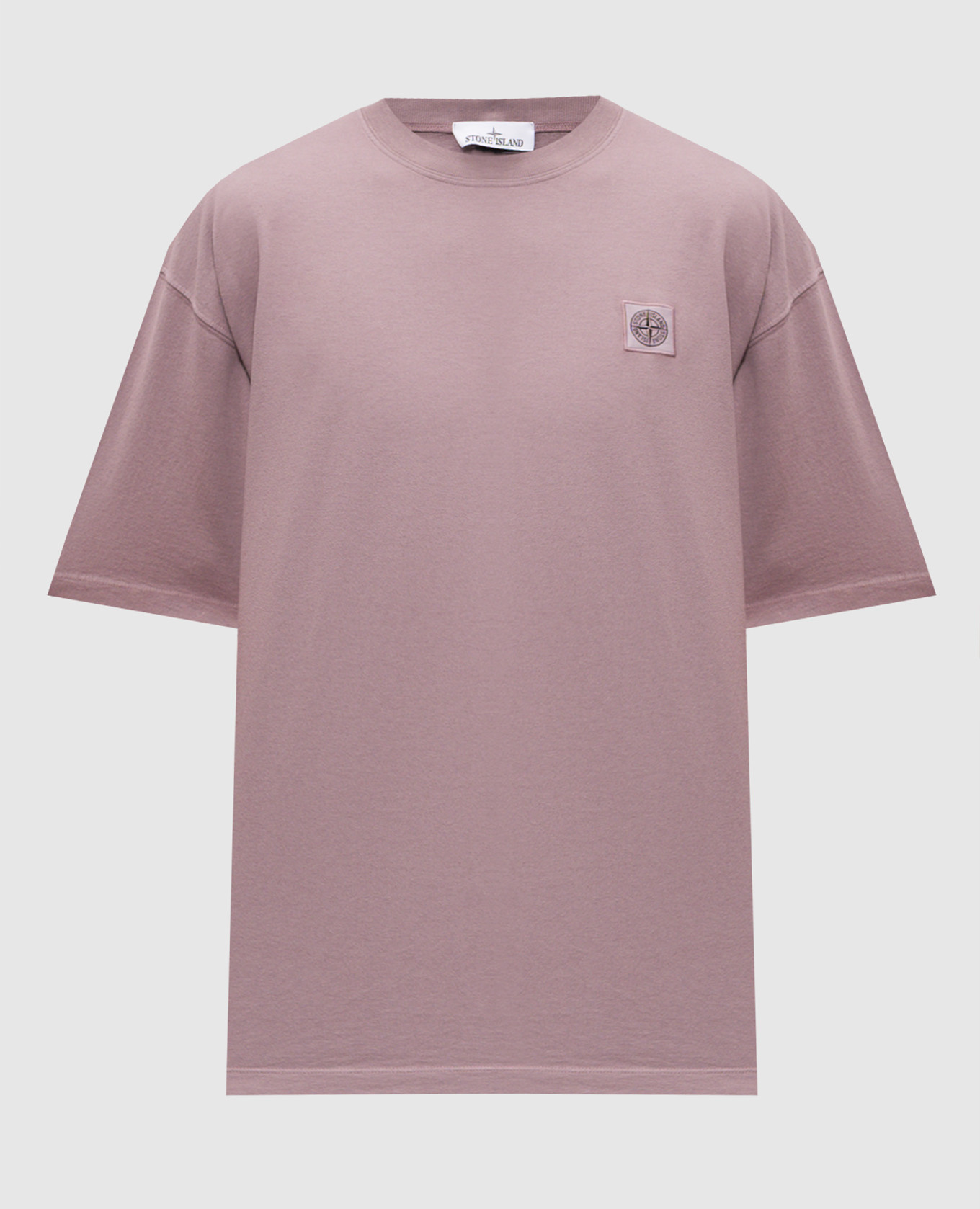 Фиолетовая футболка с нашивкой логотипа