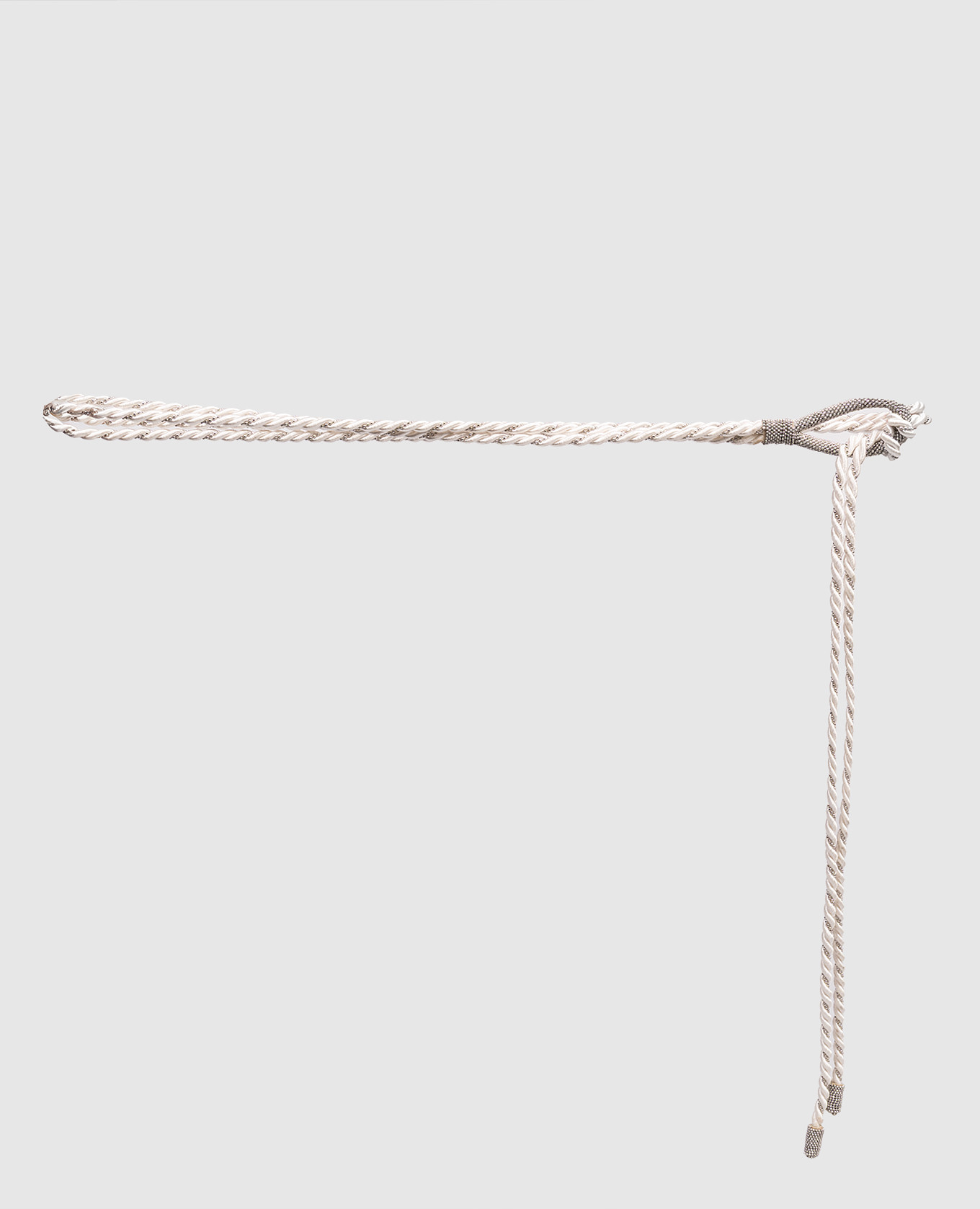 Белый пояс с цепочкой мониль