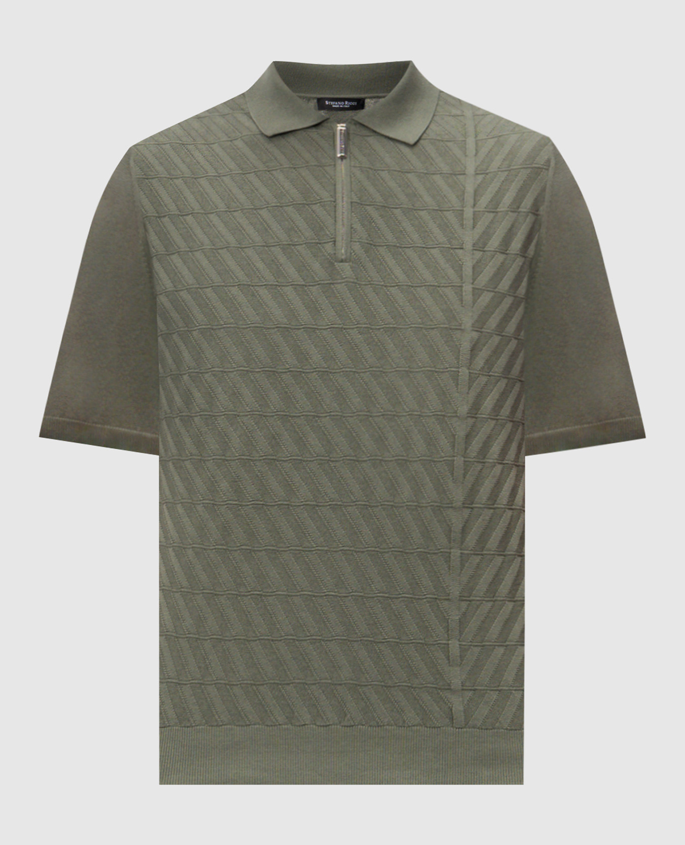 Зеленое поло в узор